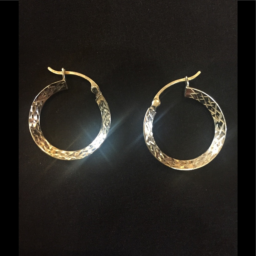 Gorgeous 14k White Gold Small Hoop Earrings!!!